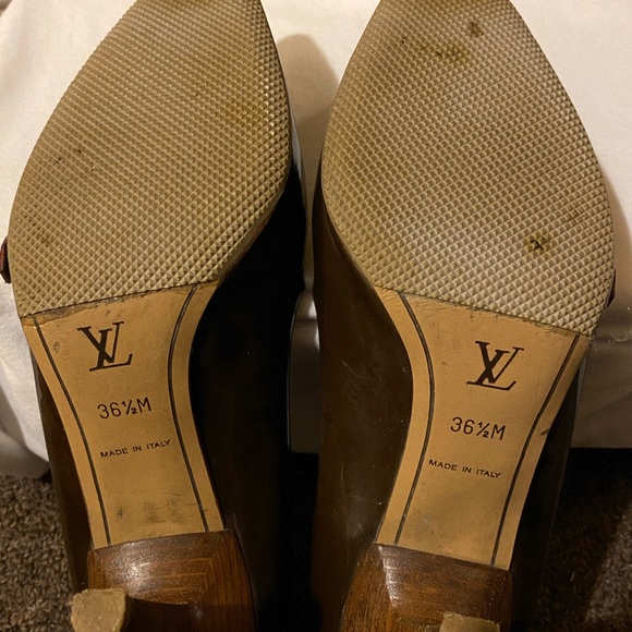 SOLD - Louis Vuitton 36.5 Vernis High Heels - Picture 6 of 17